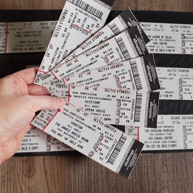 Custom Julio Iglesias Concert Tickets